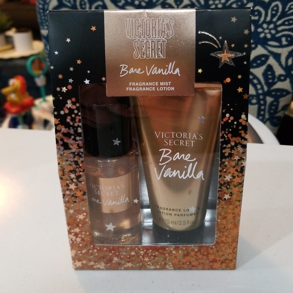 VS bare vanilla gift set NWT